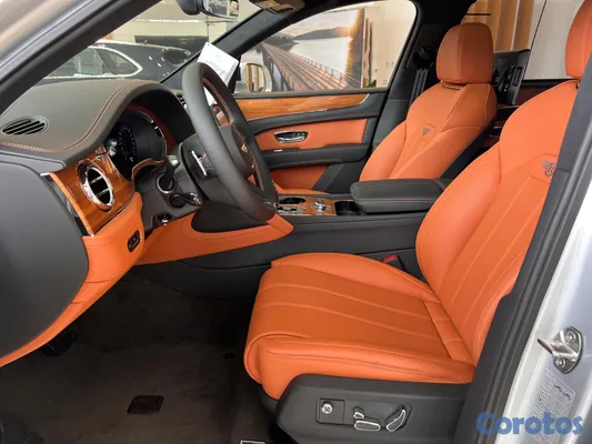 2024 Bentley Bentayga — foto 7 / 10