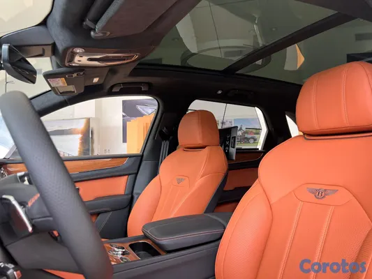 2024 Bentley Bentayga — foto 8 / 10