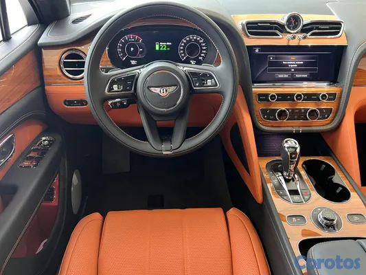 2024 Bentley Bentayga — foto 9 / 10