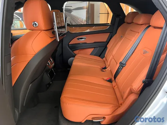 2024 Bentley Bentayga — foto 10 / 10