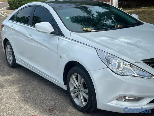 2010 Hyundai Sonata — foto 2 / 4
