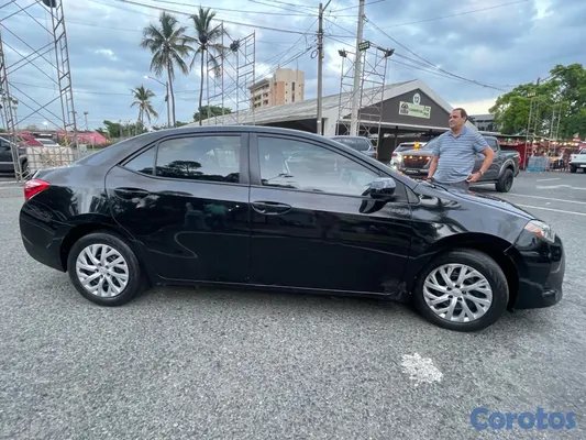 2018 Toyota Corolla — foto 4 / 10