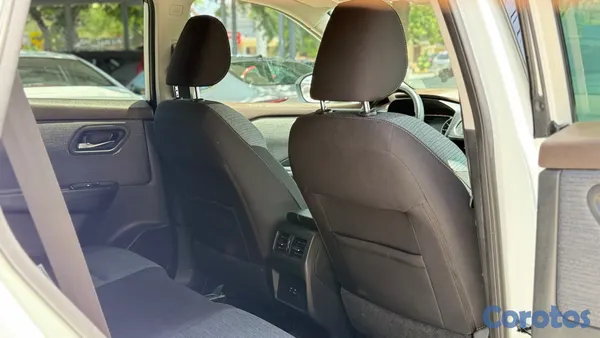 2021 Nissan Rogue — foto 5 / 11