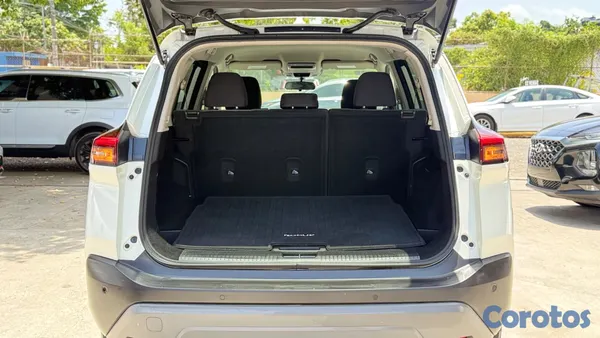 2021 Nissan Rogue — foto 7 / 11