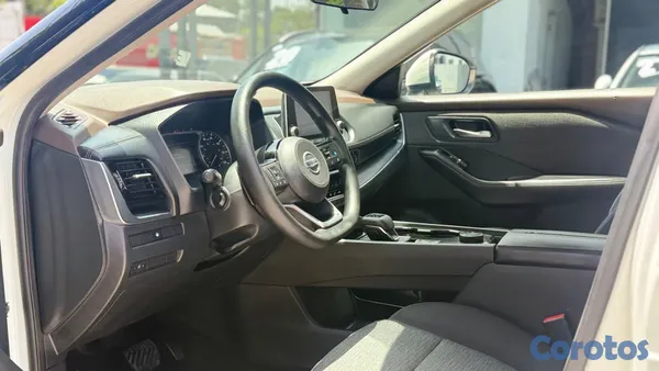 2021 Nissan Rogue — foto 8 / 11