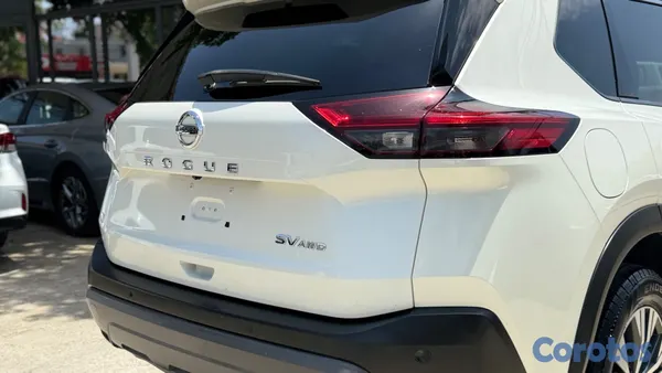 2021 Nissan Rogue — foto 9 / 11