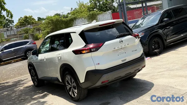 2021 Nissan Rogue — foto 11 / 11