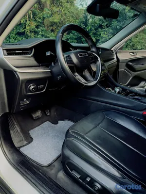 2022 Jeep Grand Cherokee L — foto 8 / 10