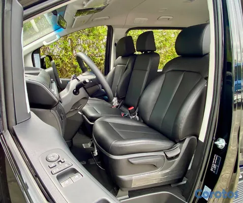 2025 Hyundai Staria — foto 6 / 10