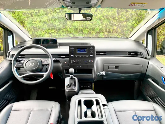 2025 Hyundai Staria — foto 10 / 10