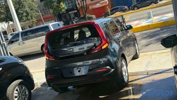 2020 Kia Soul — foto 3 / 9