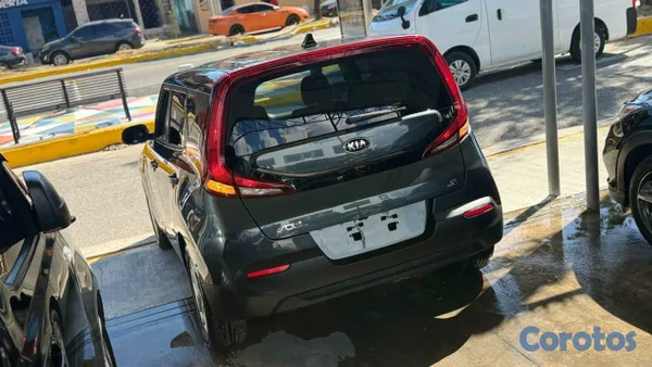 2020 Kia Soul — foto 8 / 9