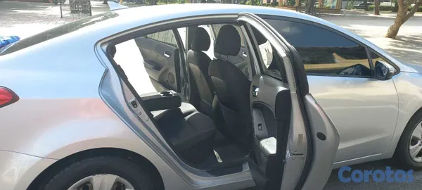 2015 Kia Forte — foto 4 / 20