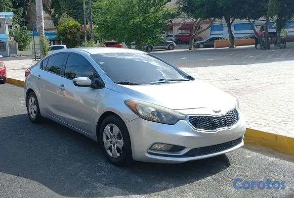2015 Kia Forte — foto 9 / 20