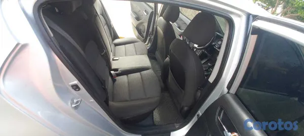 2015 Kia Forte — foto 12 / 20