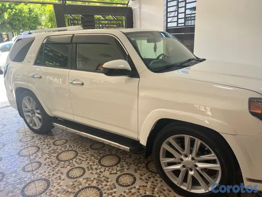 2015 Toyota 4 Runner — foto 2 / 7
