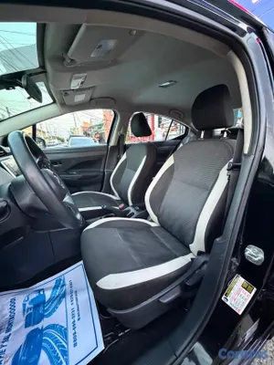 2021 Nissan Versa — foto 8 / 8