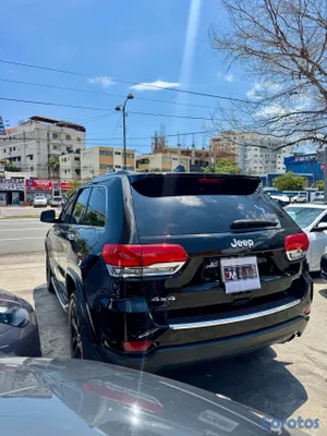 2017 Jeep Grand Cherokee — foto 7 / 13