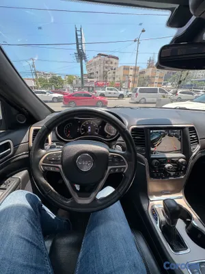 2017 Jeep Grand Cherokee — foto 10 / 13