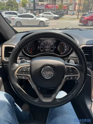2017 Jeep Grand Cherokee — foto 11 / 13