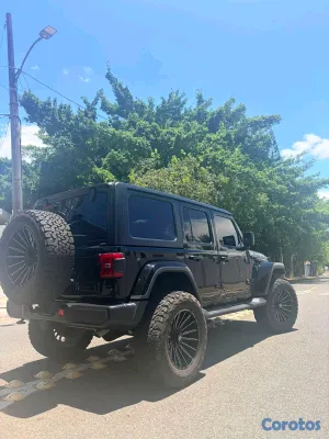 2025 Jeep Rubicon — foto 2 / 10