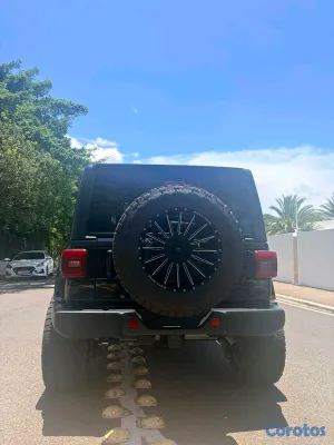 2025 Jeep Rubicon — foto 9 / 10