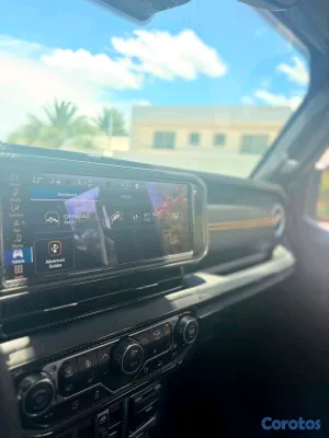2025 Jeep Rubicon — foto 10 / 10