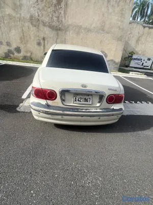 2005 Kia Opirus — foto 2 / 4