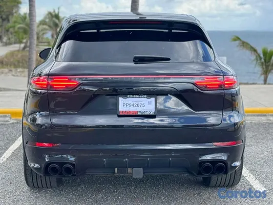 2021 Porsche Cayenne — foto 3 / 10