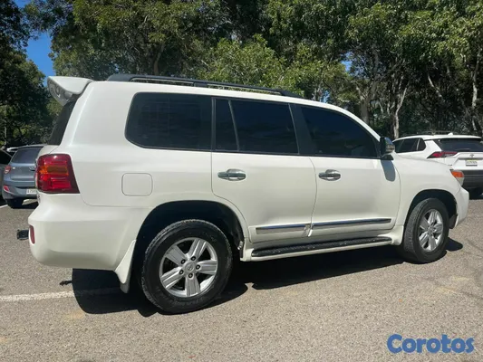 2015 Toyota Land Cruiser — foto 2 / 9