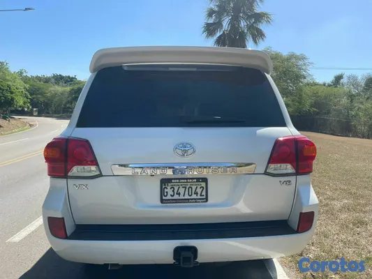 2015 Toyota Land Cruiser — foto 5 / 9
