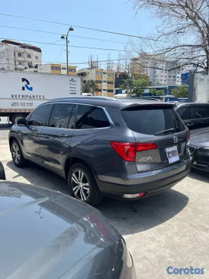 2016 Honda Pilot — foto 8 / 12