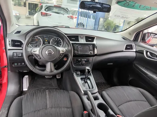 2018 Nissan Sentra — foto 7 / 8