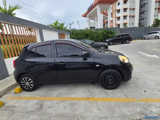 2015 Nissan March — foto 4 / 11