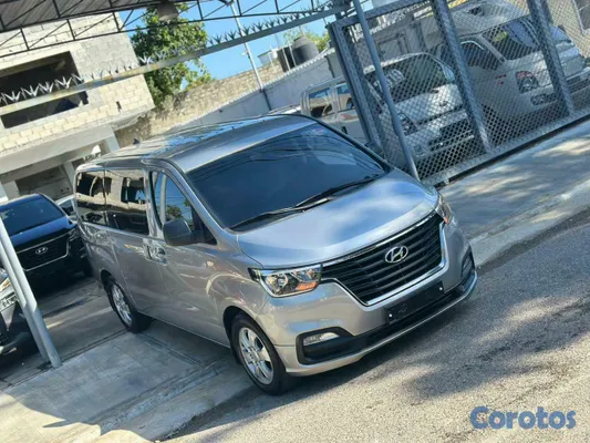 2020 Hyundai Grand Starex