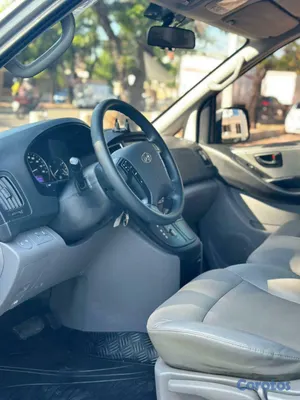 2020 Hyundai Grand Starex — foto 7 / 10