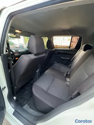 2011 Suzuki Swift — foto 4 / 10
