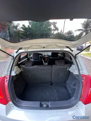 2011 Suzuki Swift — foto 9 / 10