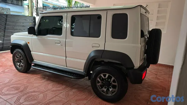 2025 Suzuki Jimny — foto 5 / 10