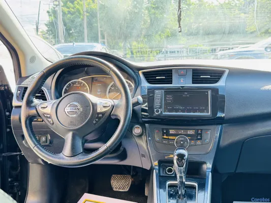 2019 Nissan Sentra — foto 9 / 10