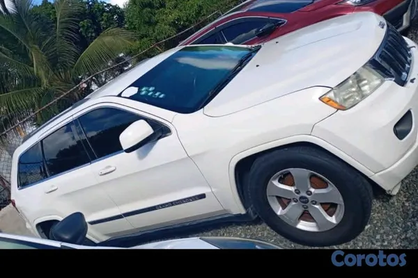 2011 Jeep Grand Cherokee — foto 2 / 5