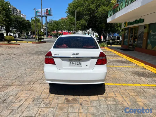 2016 Chevrolet Aveo — foto 3 / 5