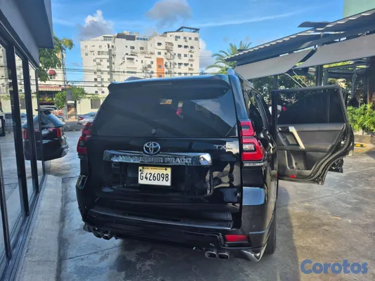 2018 Toyota Land Cruiser Prado — foto 3 / 8