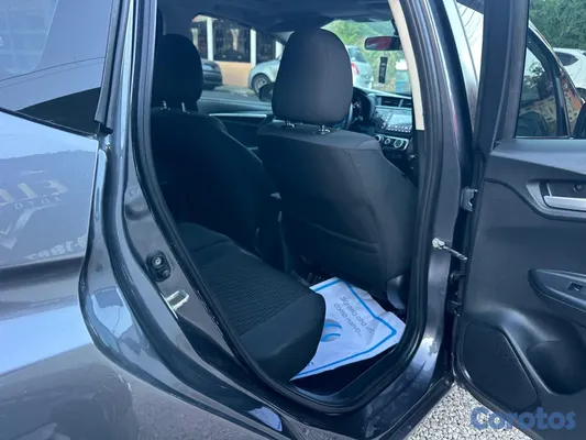 2020 Honda Fit — foto 8 / 9