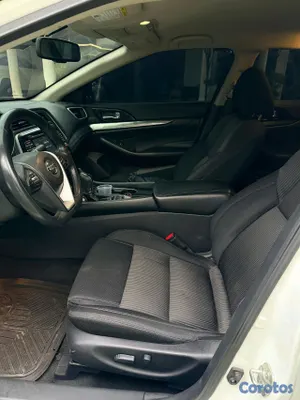 2019 Nissan Maxima — foto 7 / 9