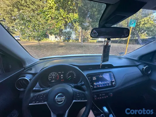 2022 Nissan Kicks — foto 4 / 5