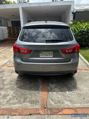 2015 Mitsubishi Outlander — foto 8 / 11