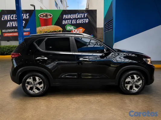 2022 Kia Sonet — foto 4 / 14