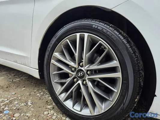 2020 Hyundai Avante — foto 5 / 10