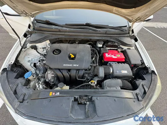 2018 Hyundai Elantra — foto 6 / 7
